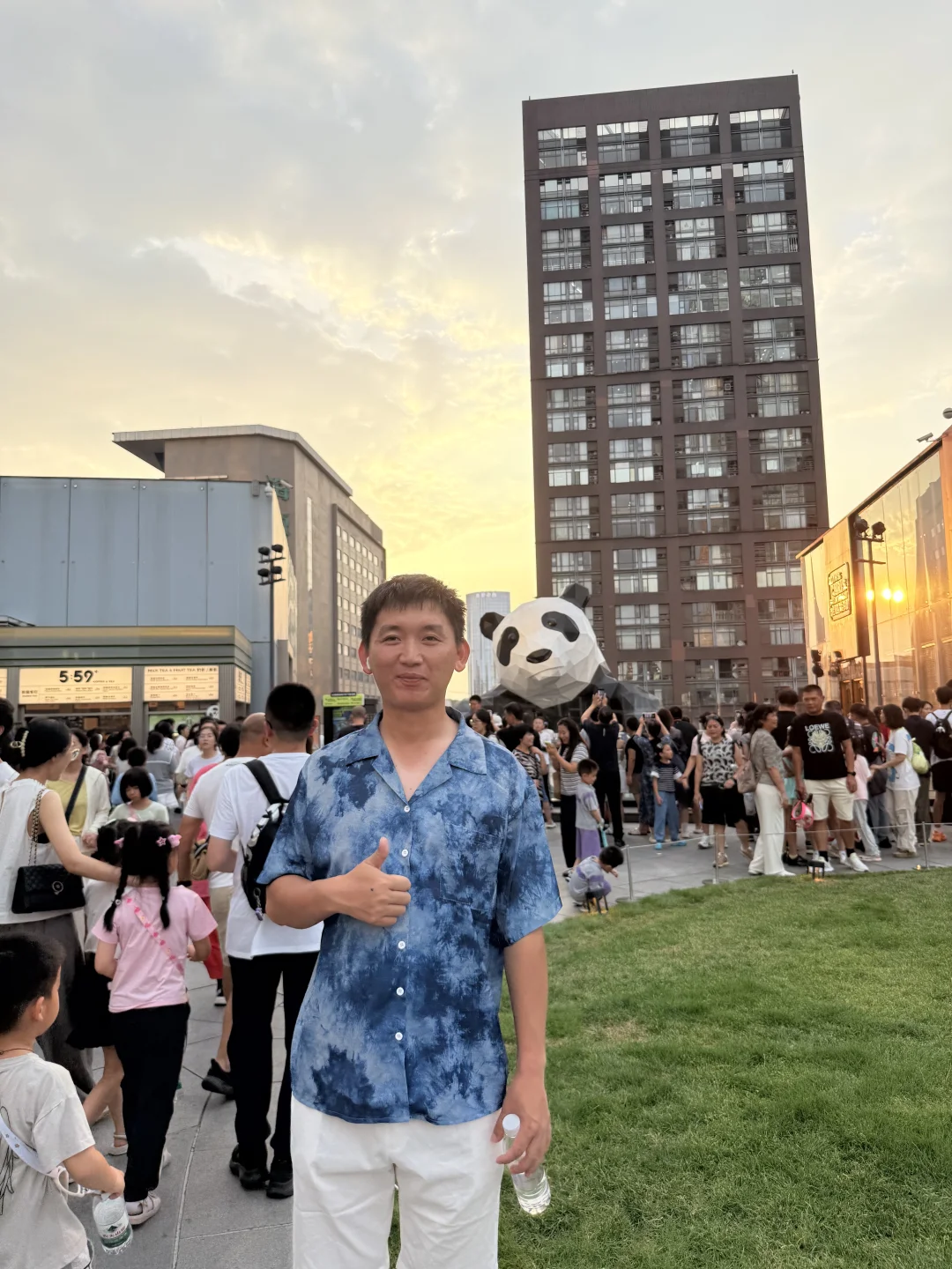 胖女生不过百情侣穿搭海边