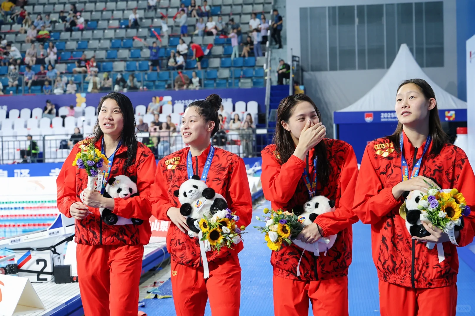 浙江泳军 接力王者🥇恭喜女孩们！