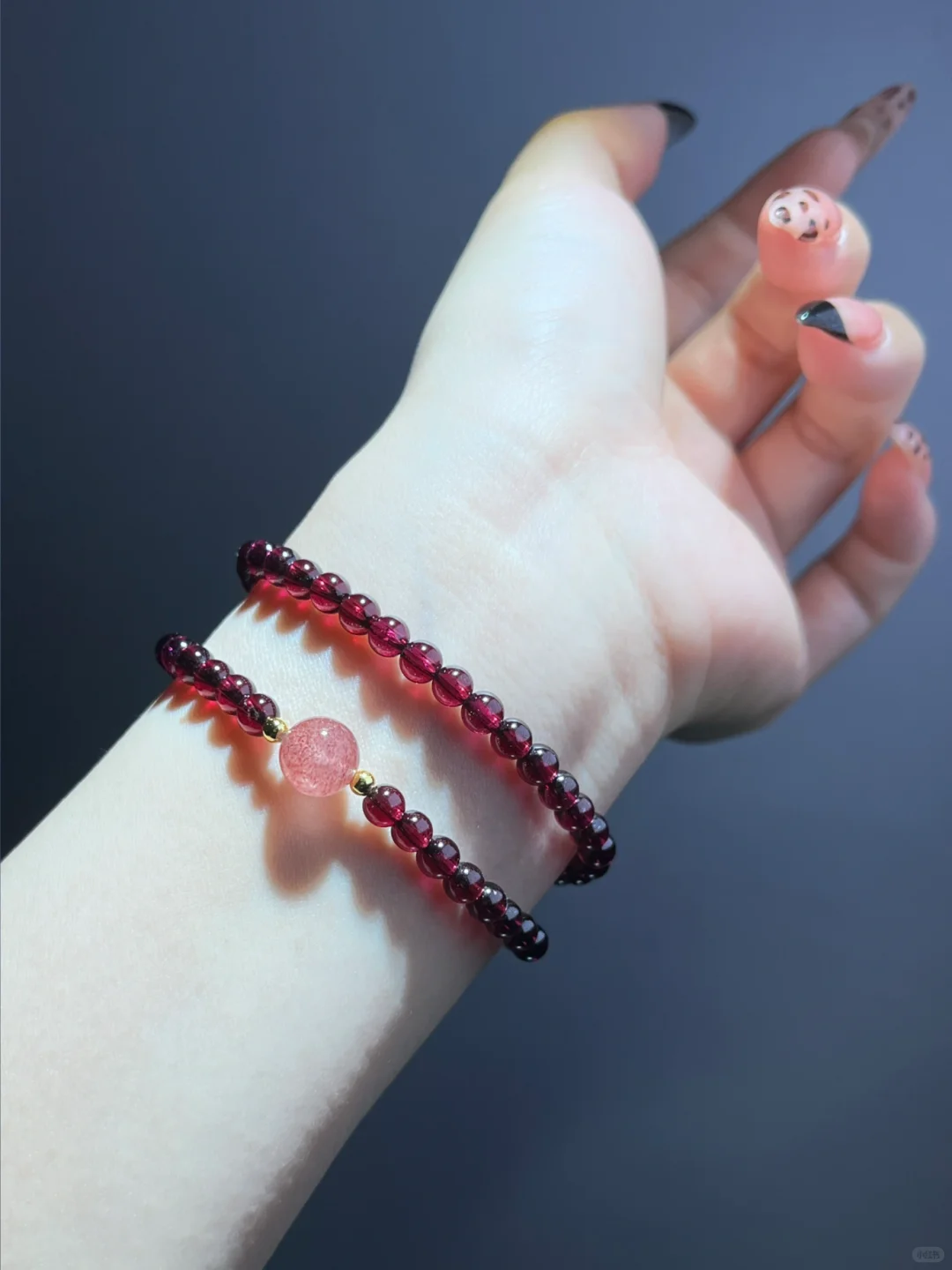 救命！原来这么多女明星（图2-3）都爱戴石榴石