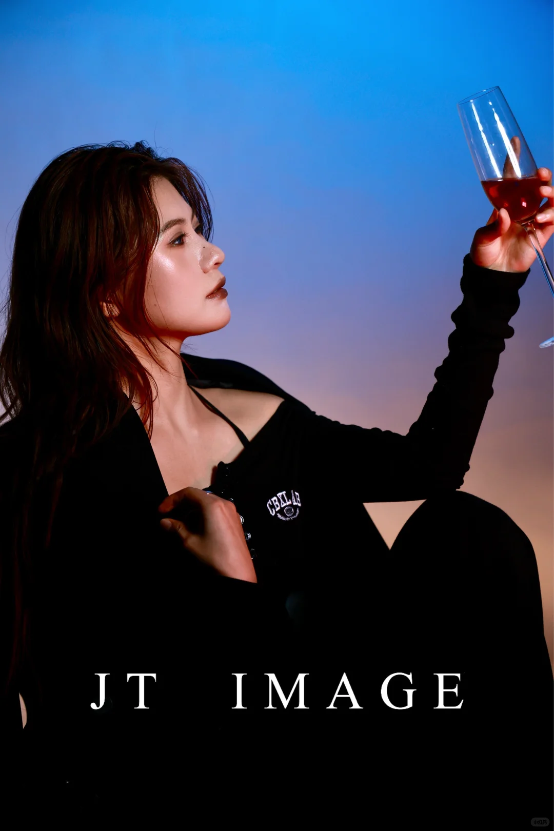 时尚感！个性感写真风格！ 💄：化妆班程炉梅📷