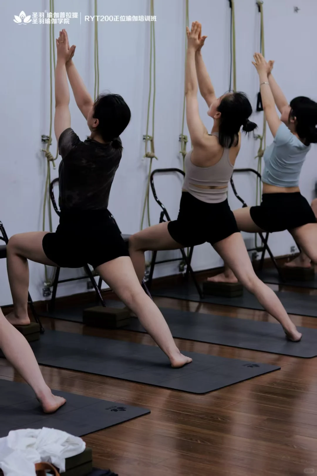 救命！100元5节课还送瑜伽裤？这家瑜伽馆疯