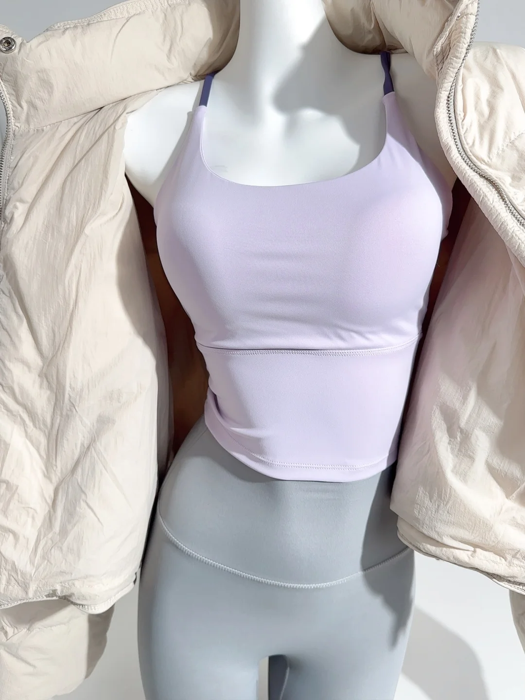 羽绒服下是更好看的美背吊带💰23带bra哦