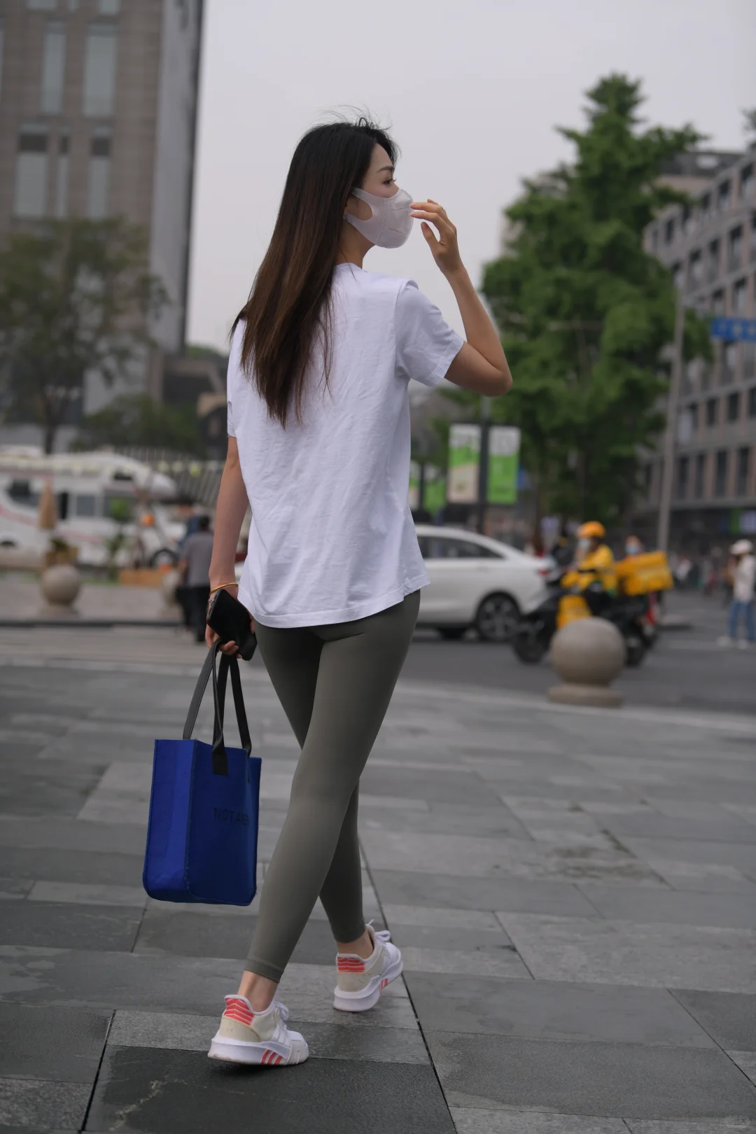 街拍美女——瑜伽裤穿搭