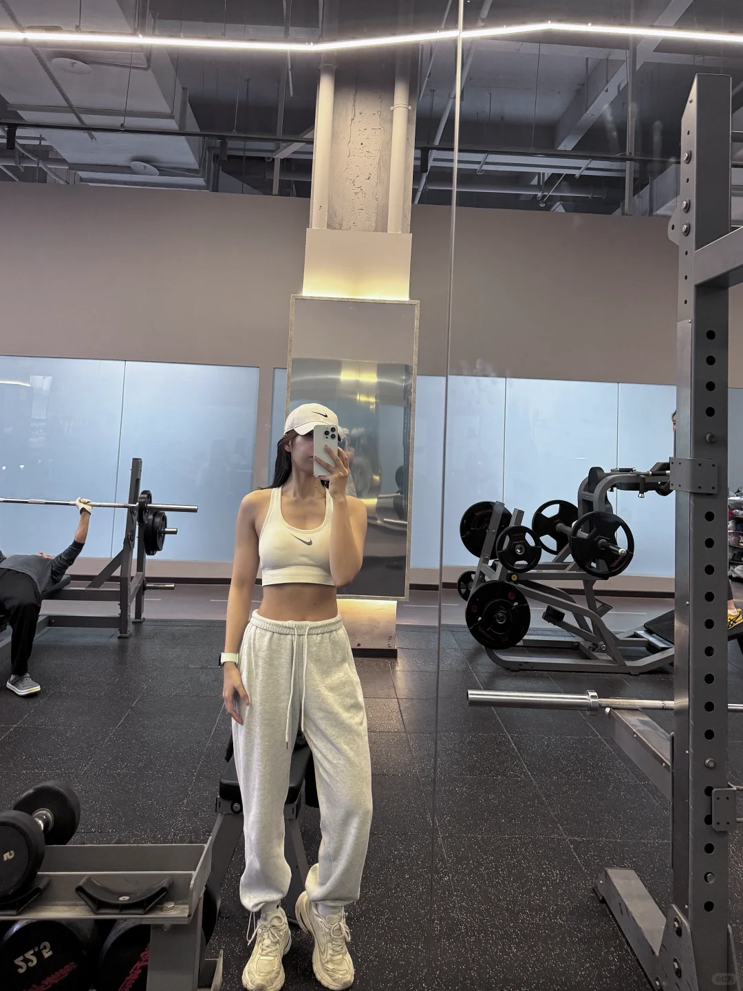 162/50 薄肌女孩 背部线条