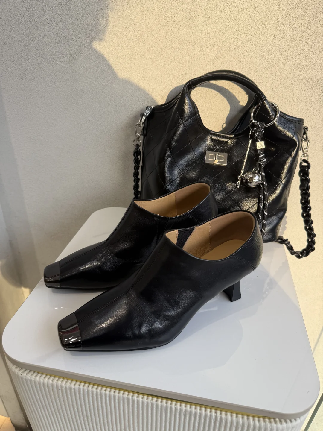 大爱时尚方头高跟鞋，它！！！🖤