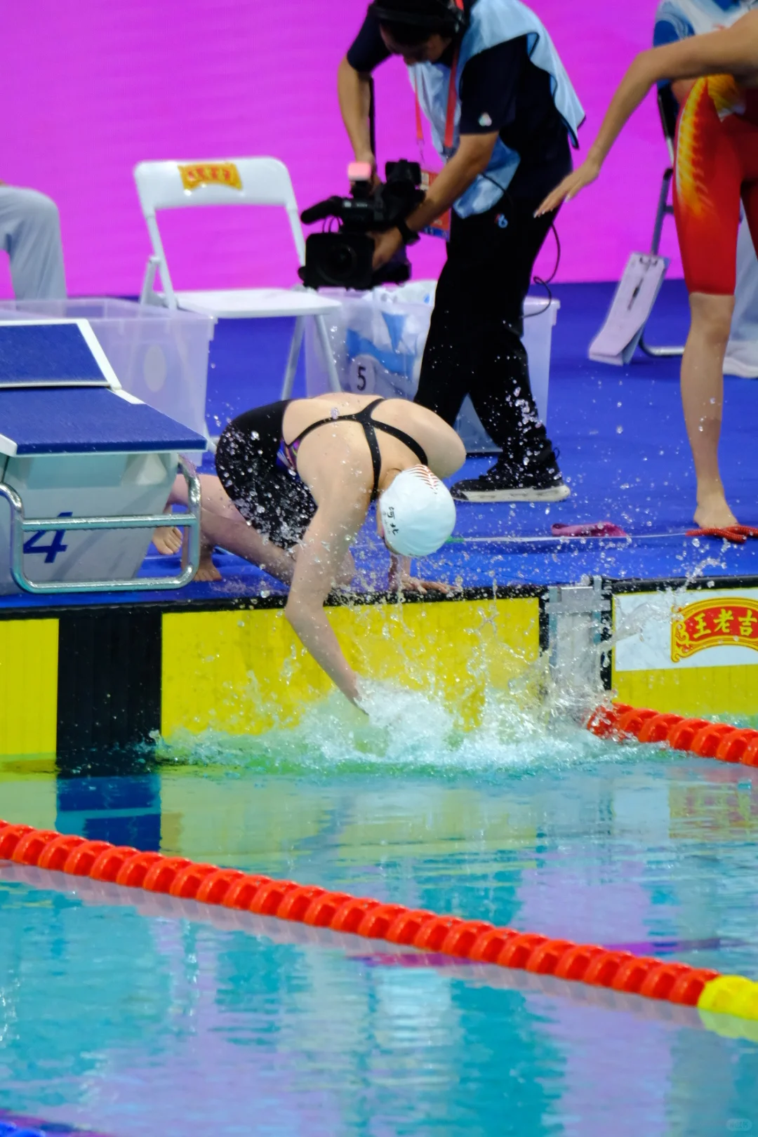 大运游泳第一枪