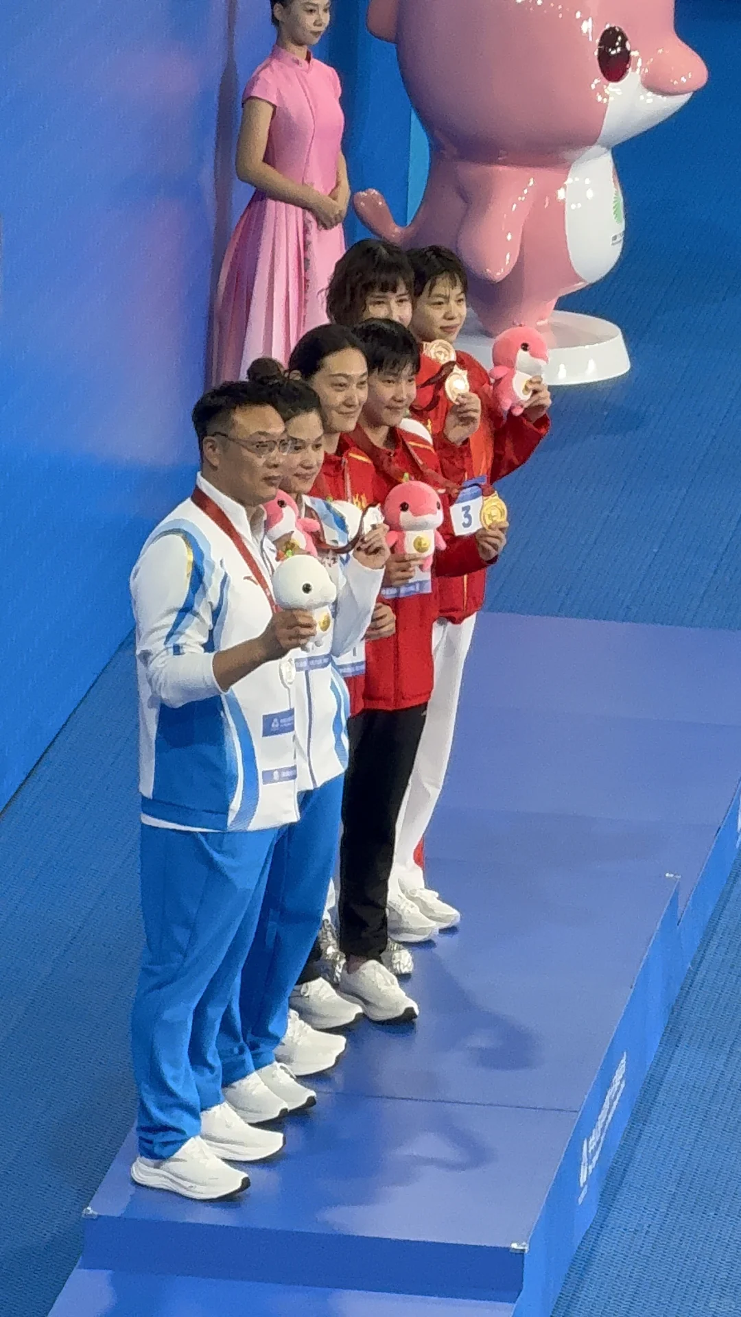 其乐融融的女宝们