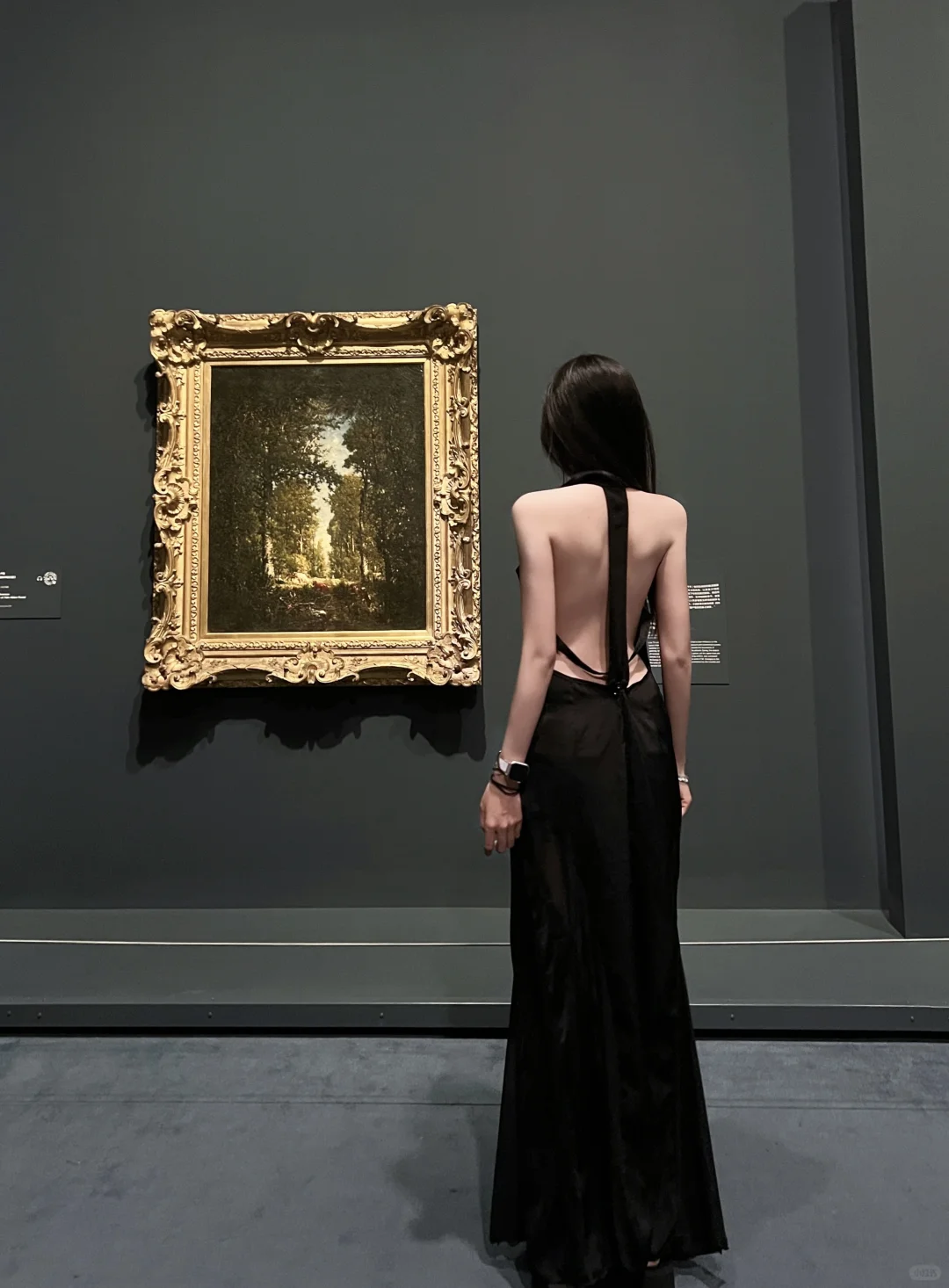 不愧是大露背👊🏻