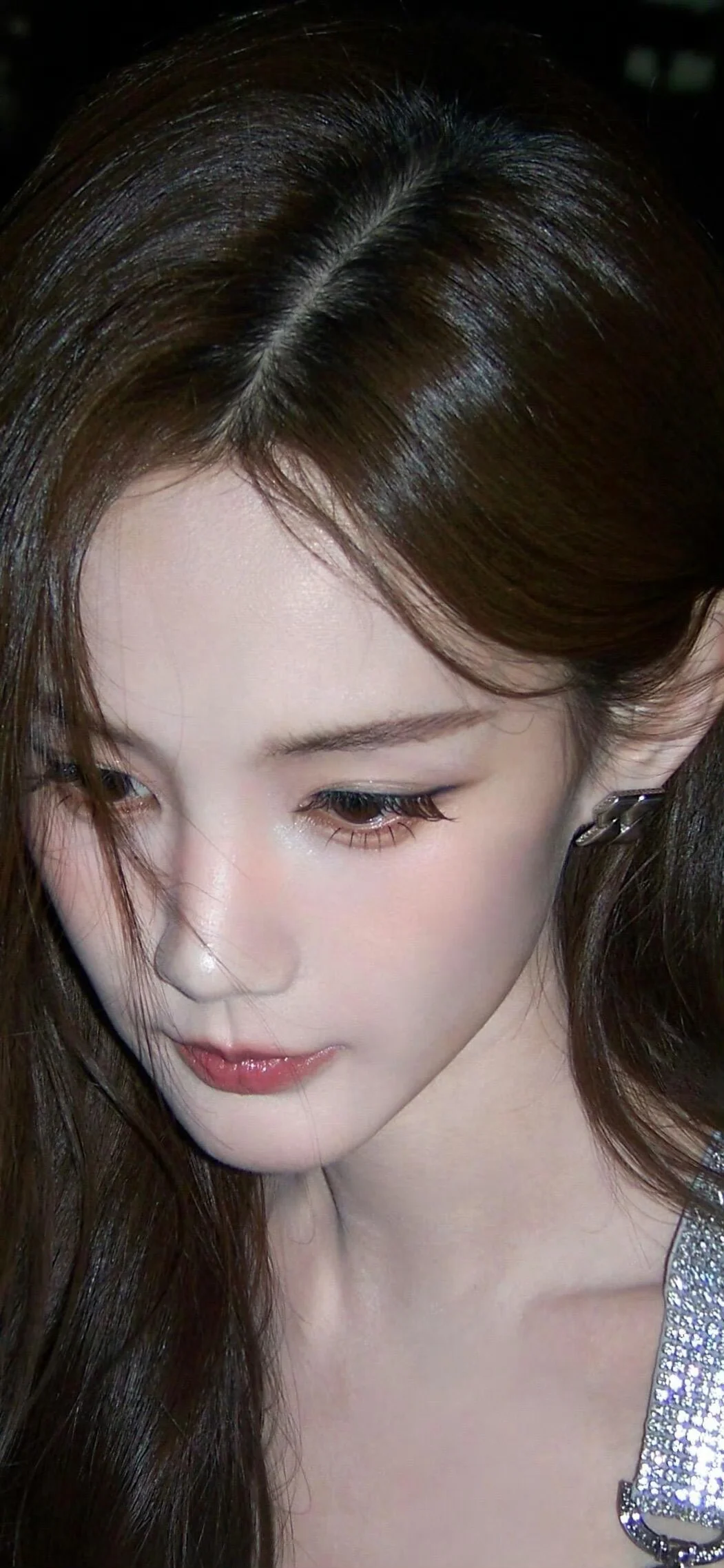 眼睛像缝合的美女我爱死了