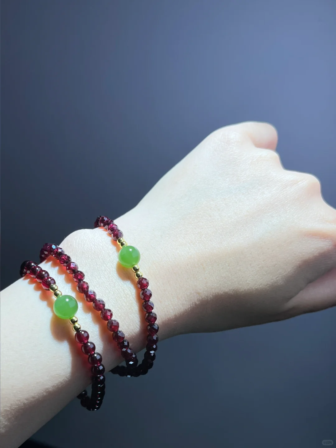 救命！原来这么多女明星（图2-3）都爱戴石榴石