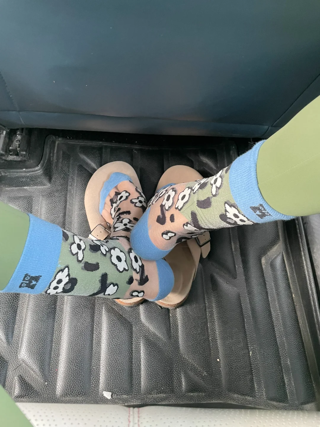 瑜伽裤配水晶袜