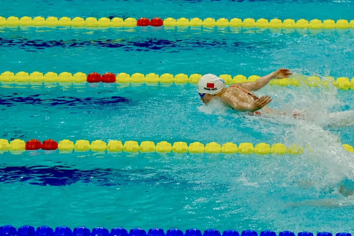 大运游泳第一枪