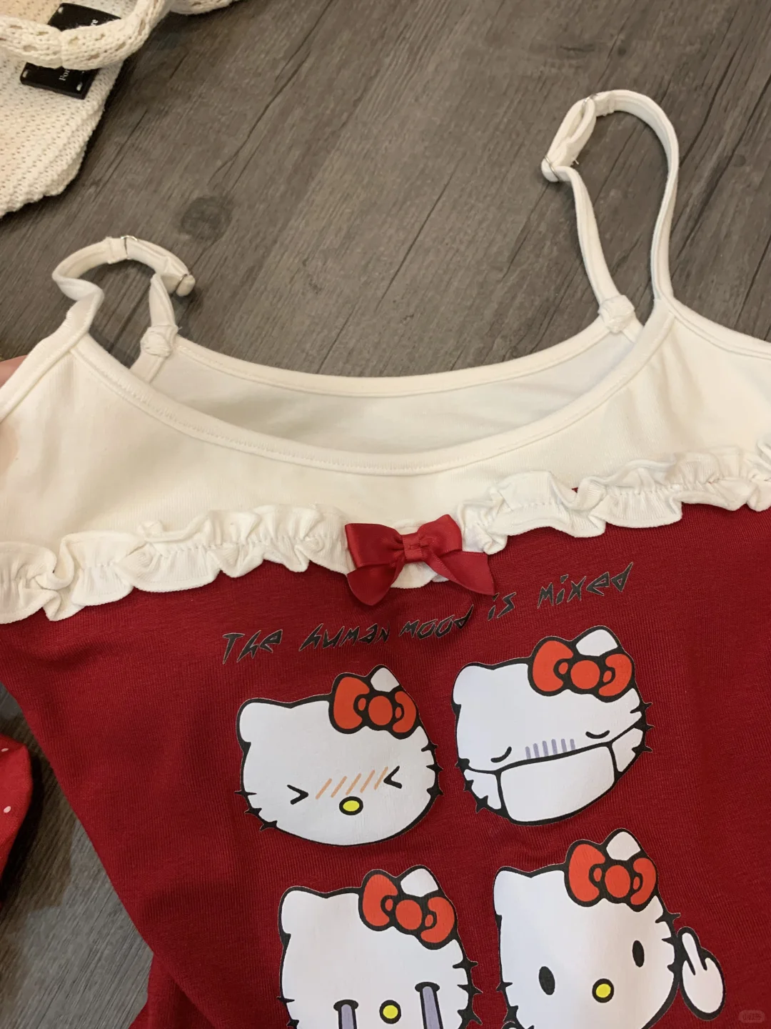 又做了件红色kitty吊带👀帮我看看可以吗！！