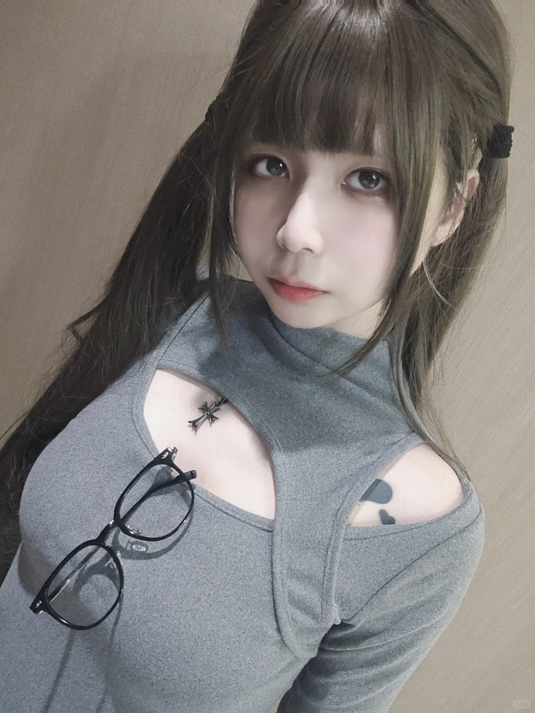 这次又是土土眼镜双马尾