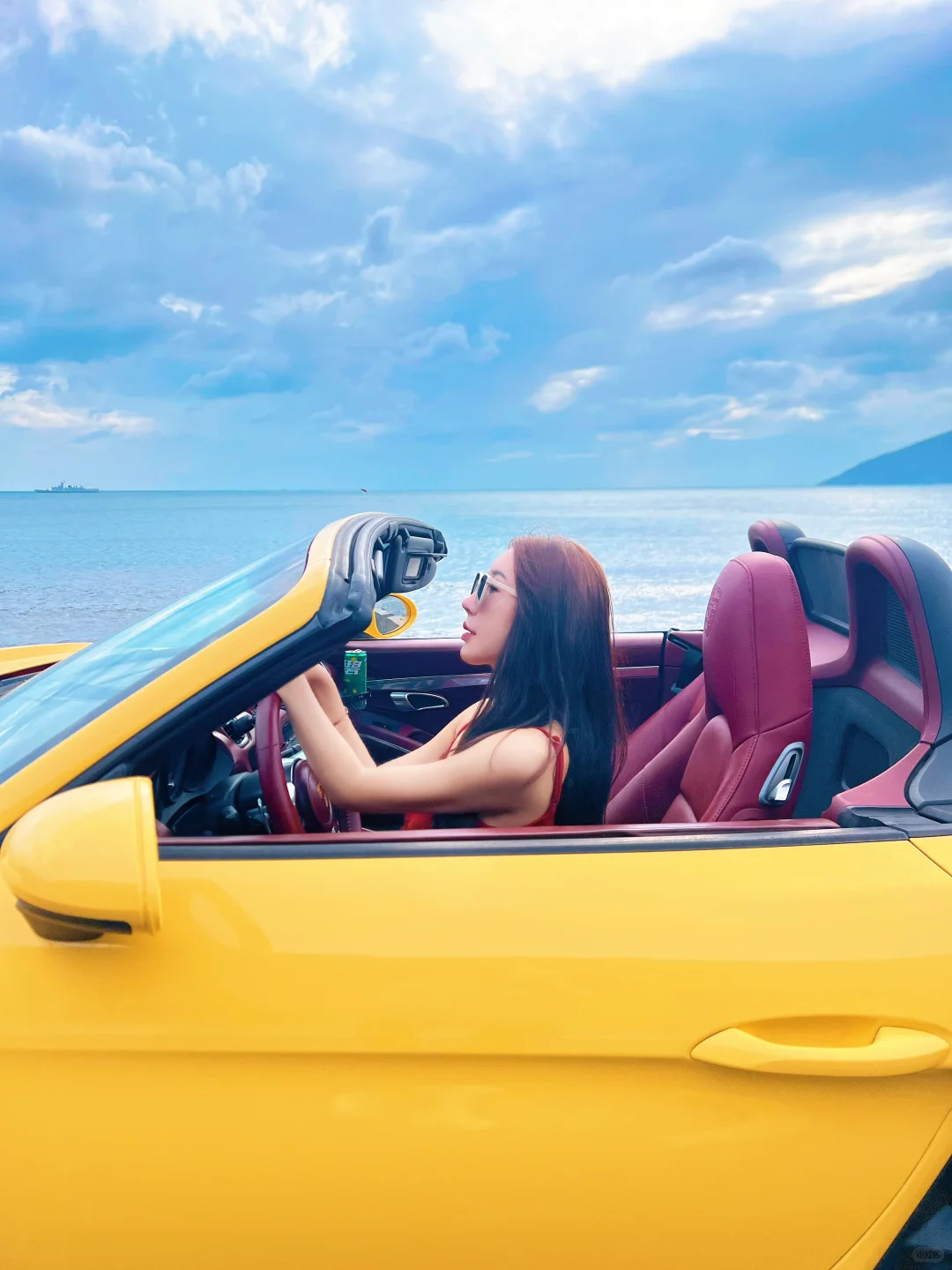 谁说开不了跑车的辣妹？！