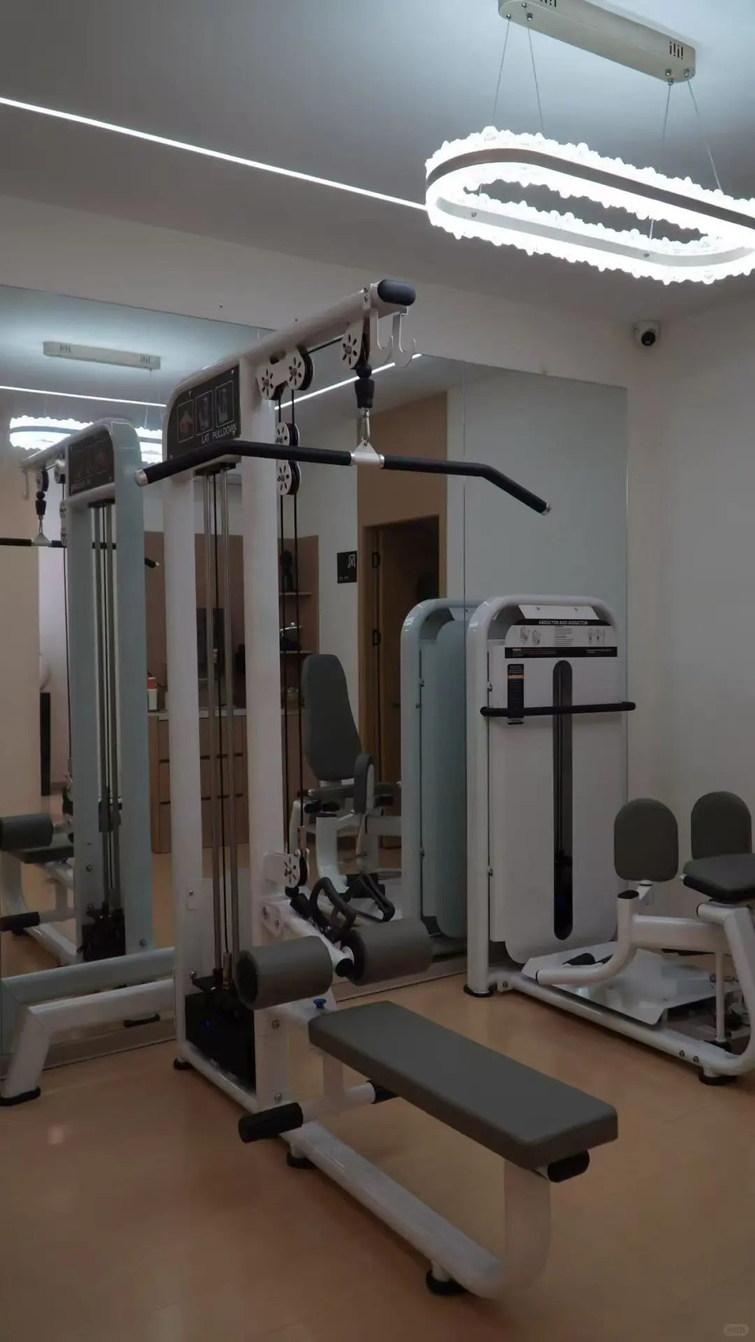 救命！100元5节课还送瑜伽裤？这家瑜伽馆疯