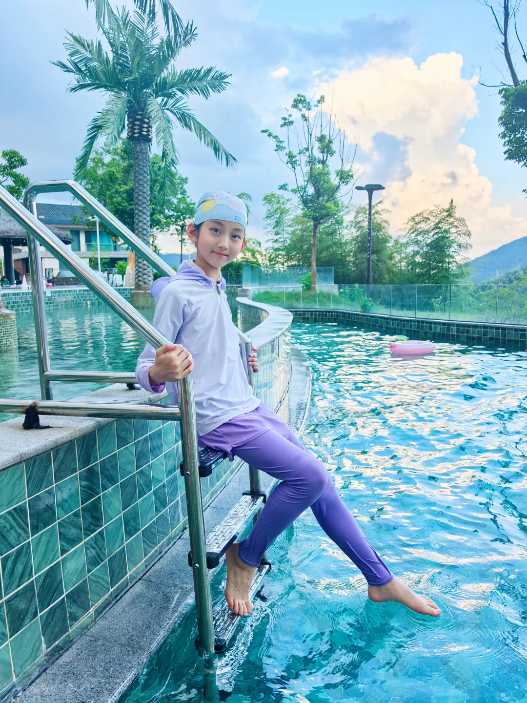 夏天的浪漫游泳占一半🏊