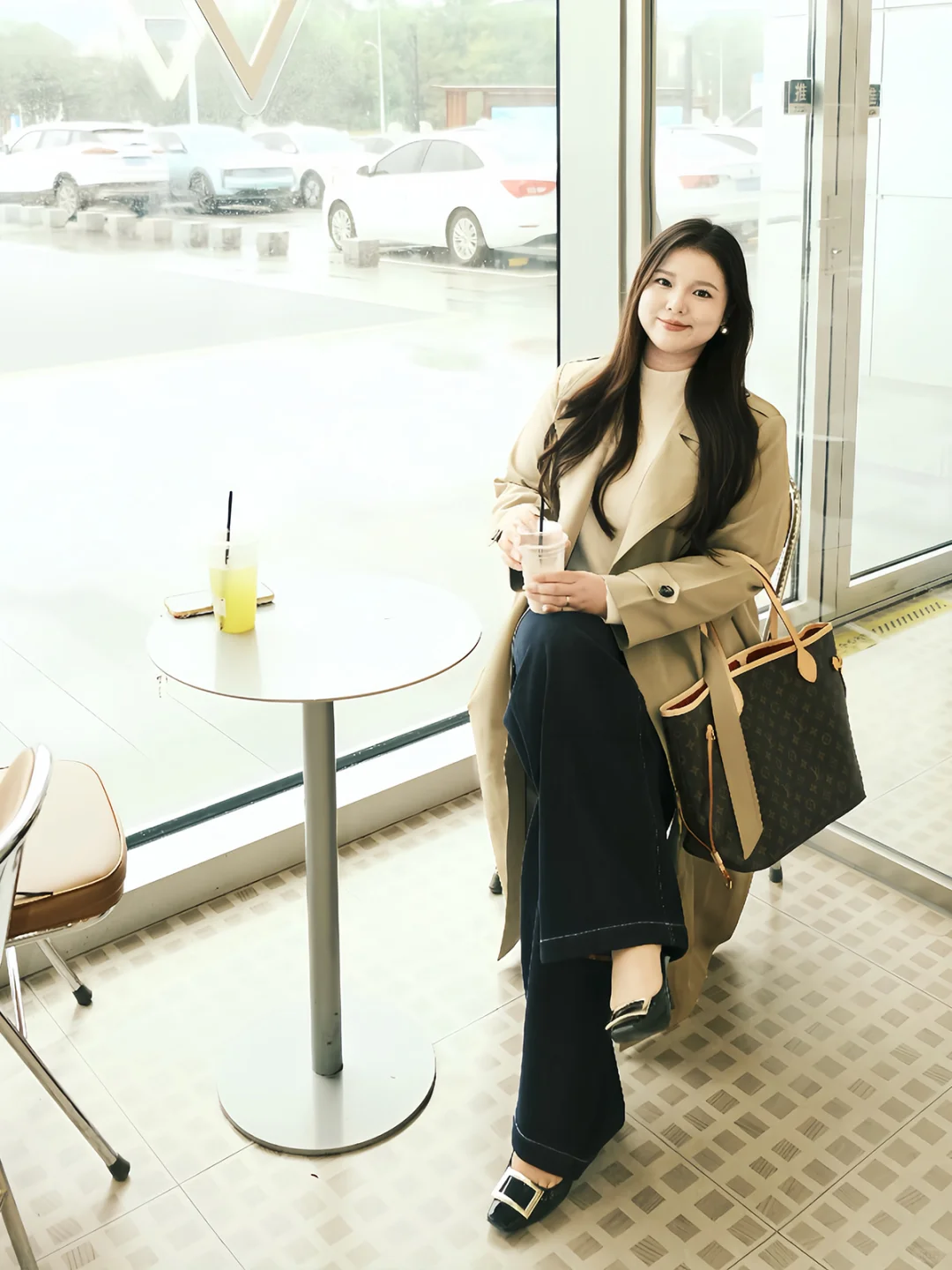 风衣的季节终于来了 🍂自带浓浓美女氛围