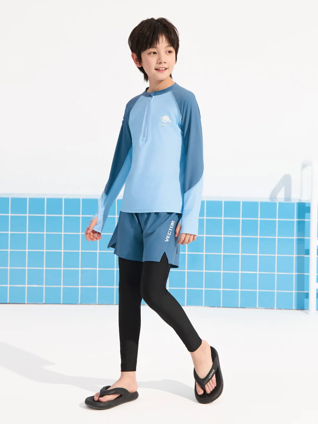 青少年游泳训练泳衣！这件真的很酷啊！