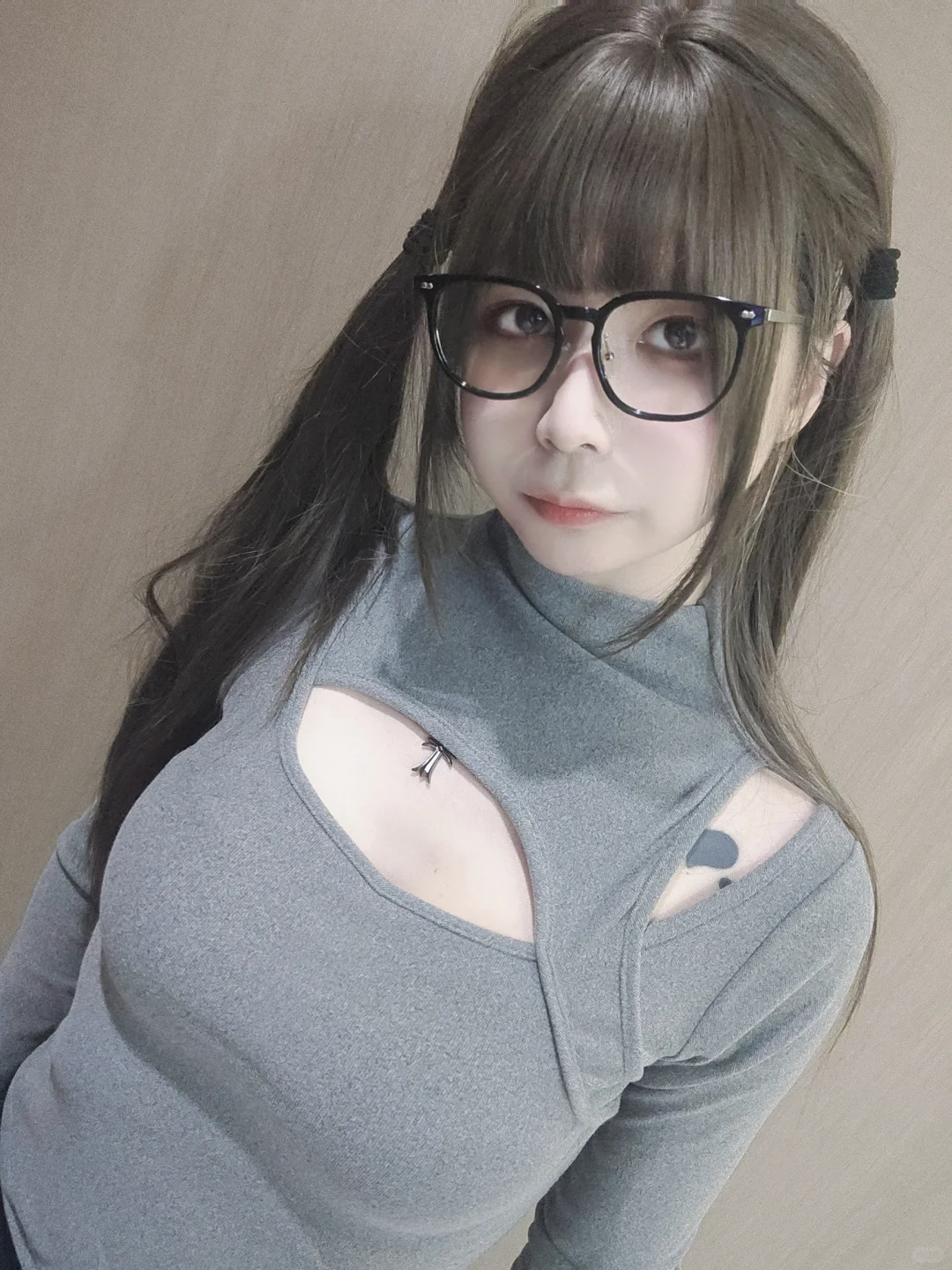 这次又是土土眼镜双马尾