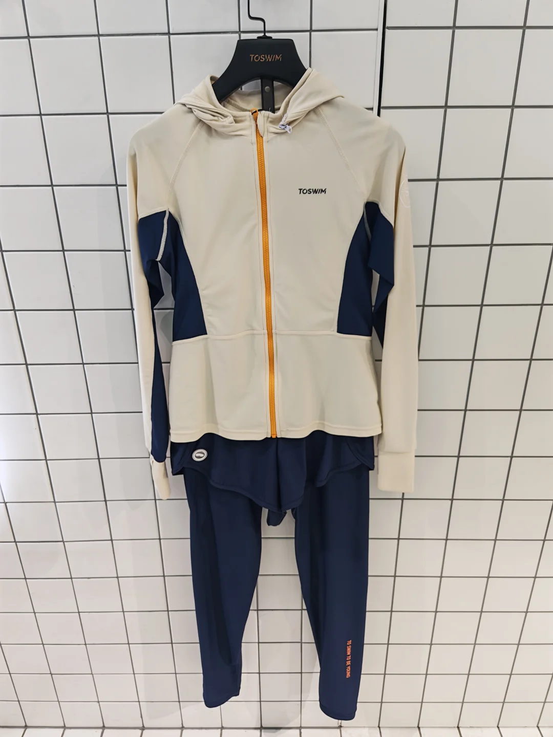 好看的泳衣当然要和好看的人分享啦🌷