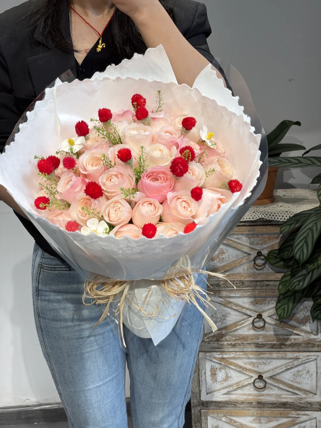 鲜花是爱情中的调味剂|凯瑟琳玫瑰妩媚动人