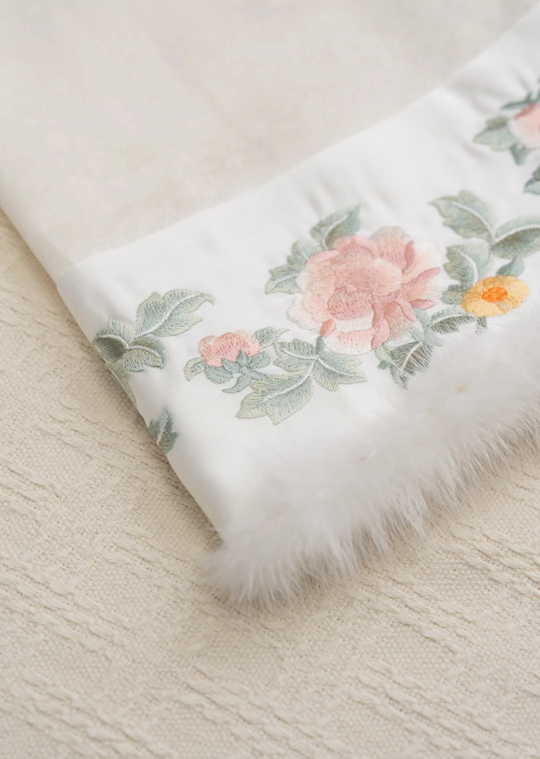 做了一件古典的倒大袖旗袍！好温油～