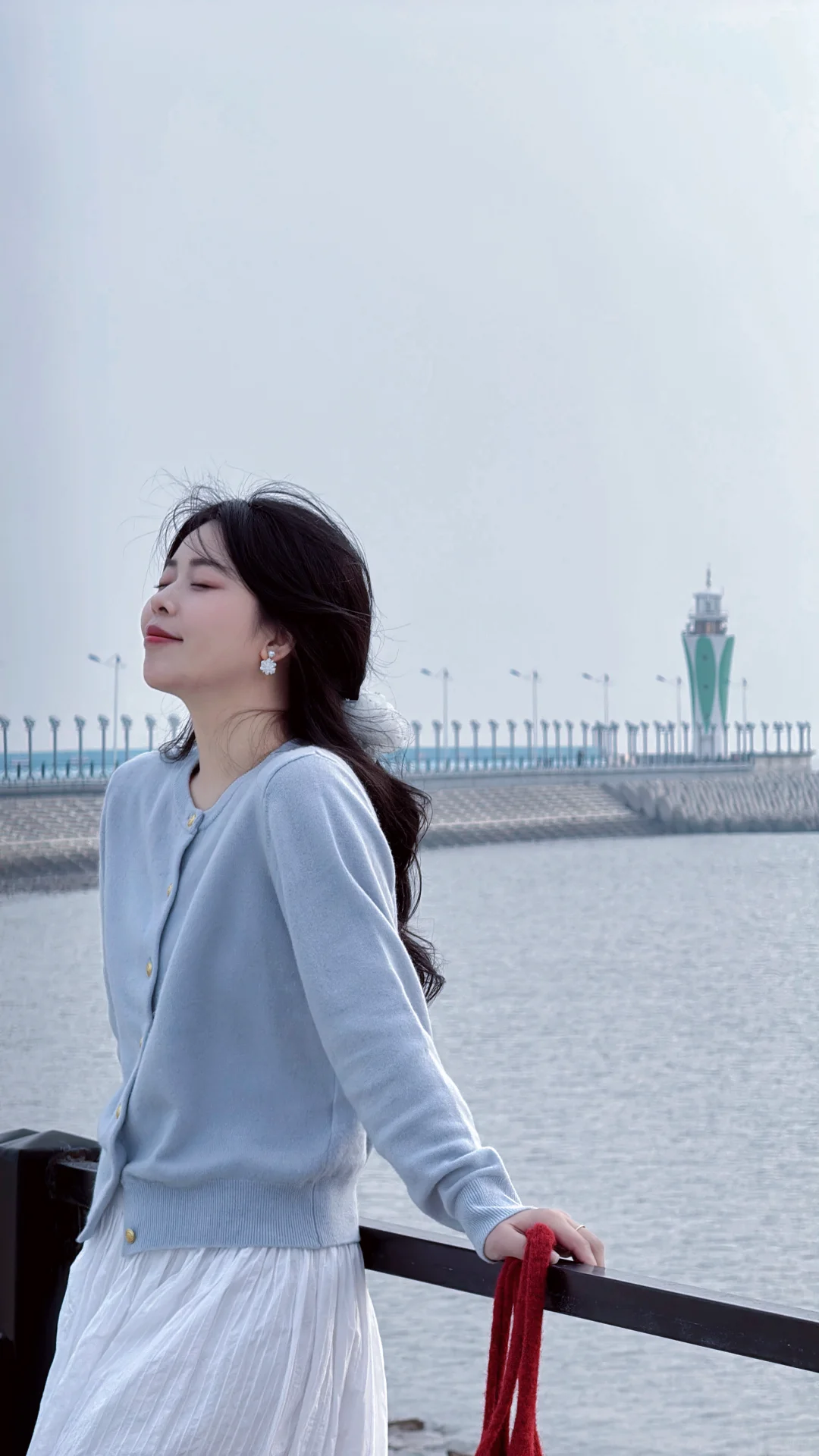 在松兰山，阴天的海边也可以拍出明媚感！