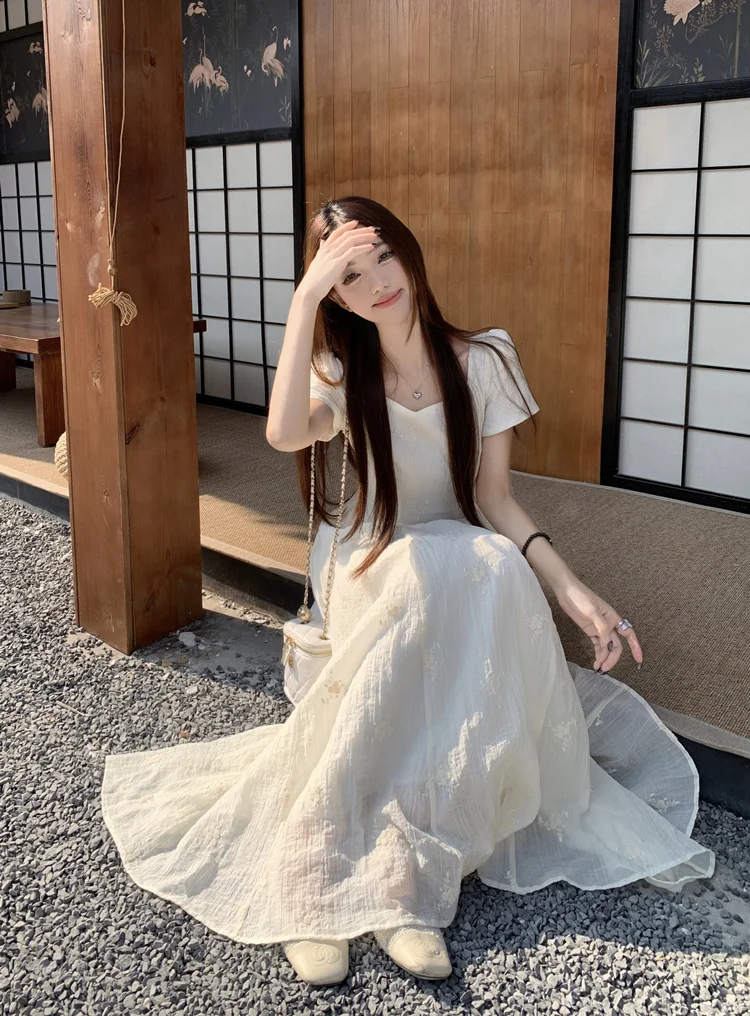 🌞早秋新宠！显白又温柔的白裙来啦