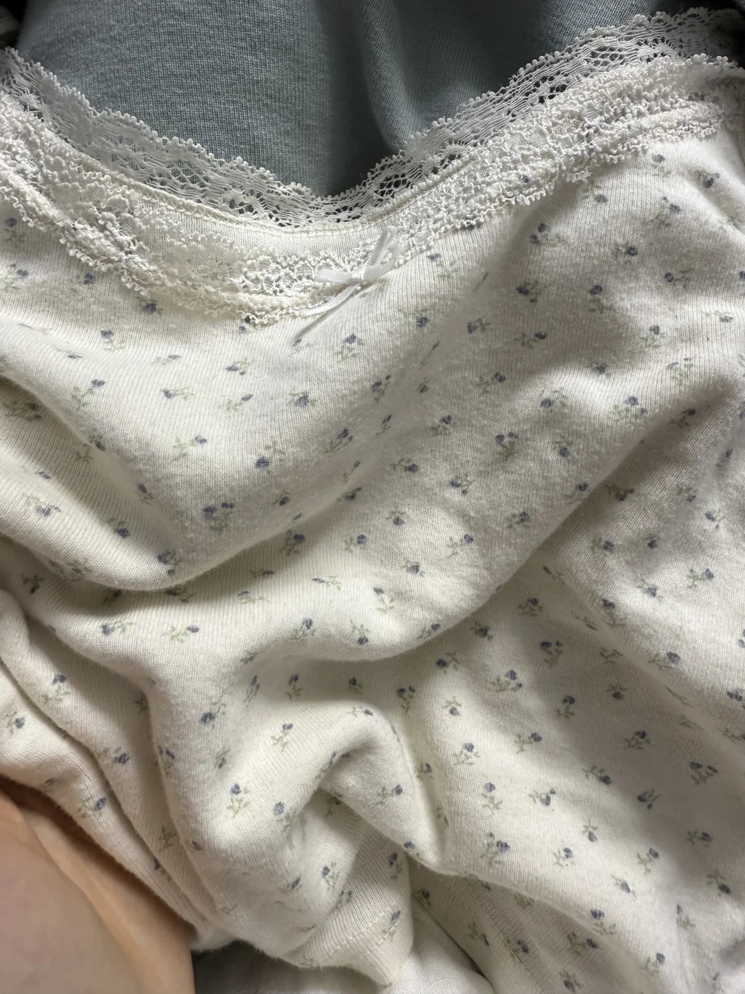 BM小碎花吊带太绝了~