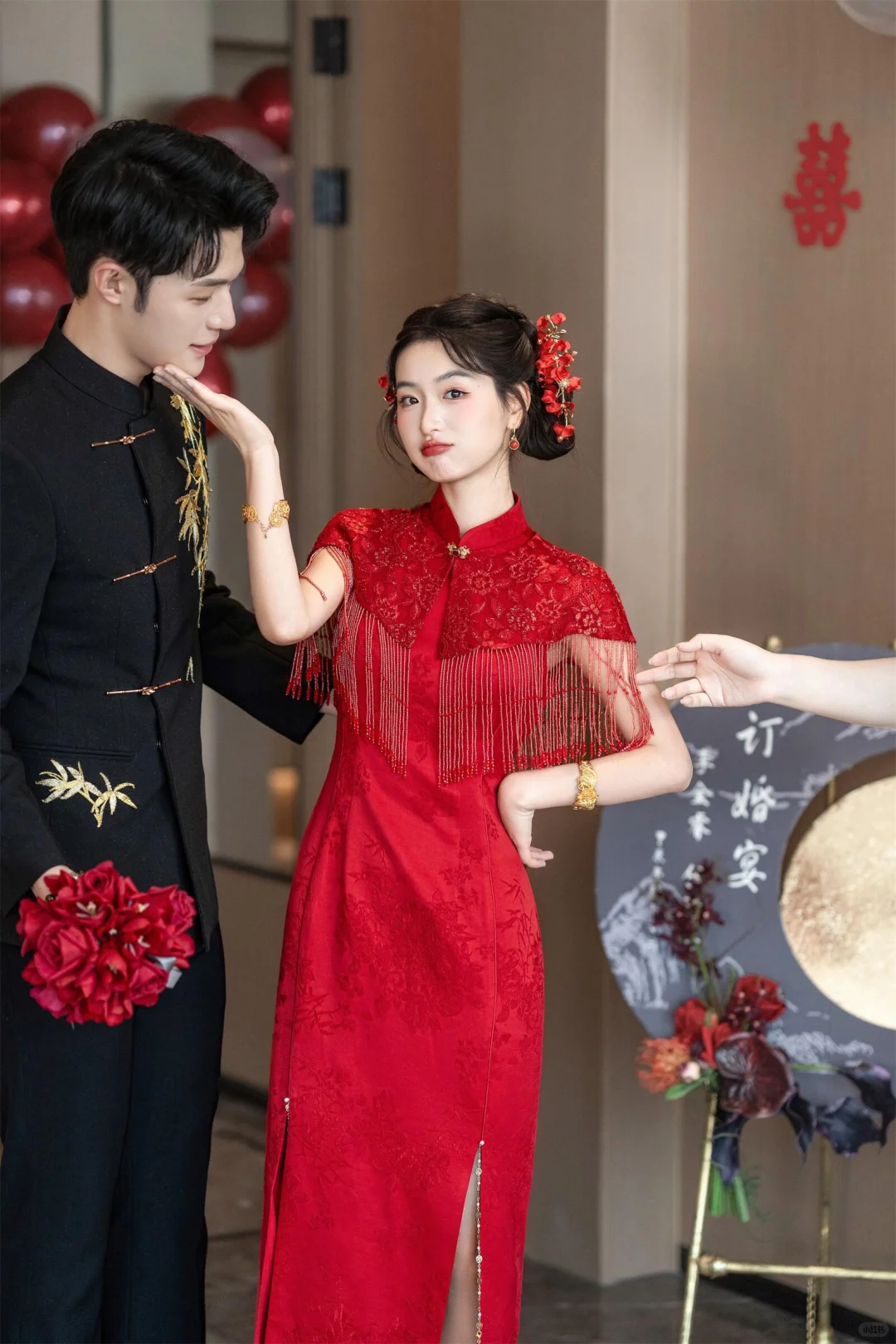 出门不穿秀禾穿什么 红色旗袍太喜庆啦！