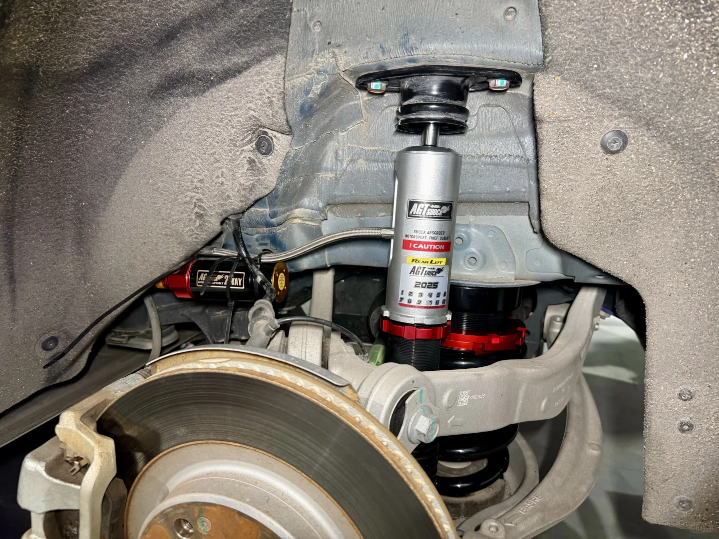 魏派高山AGT 2way氮气避震全国首装