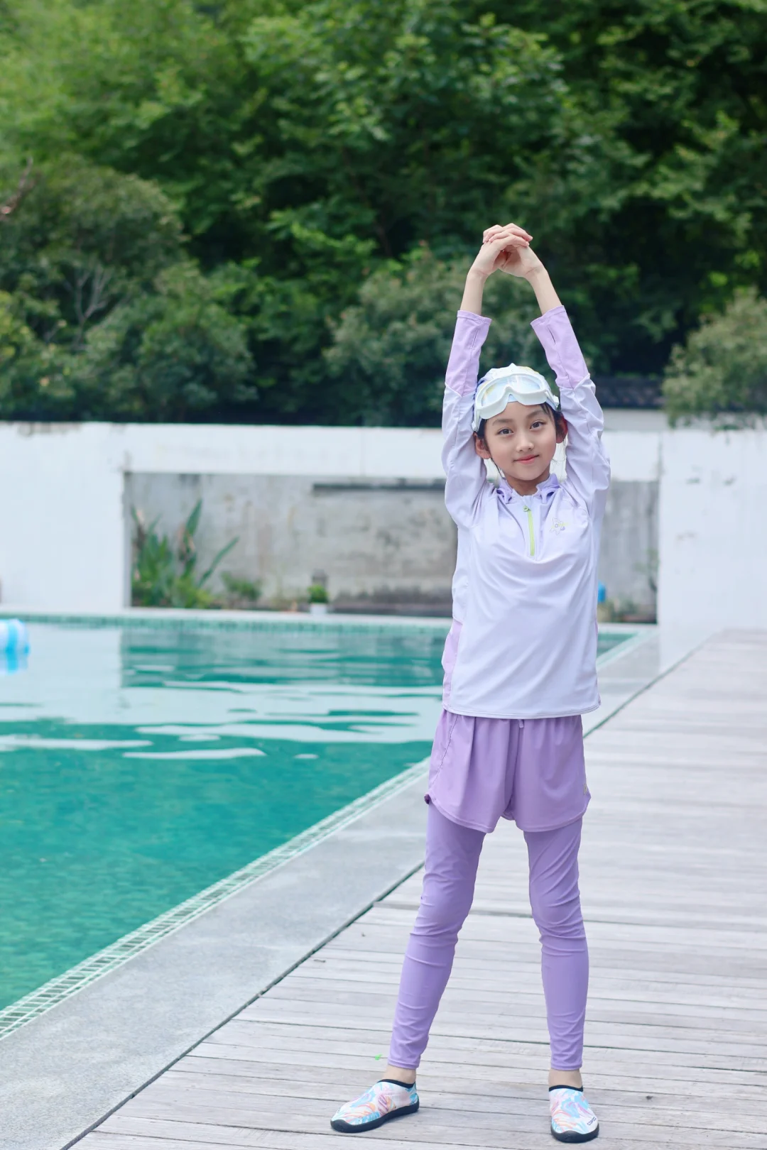 夏天的浪漫游泳占一半🏊