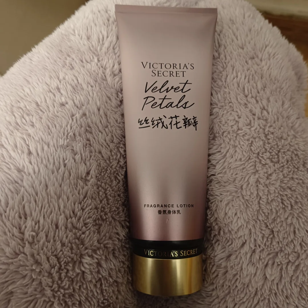 千万不要买！维密身体乳涂上臭臭的 避雷！