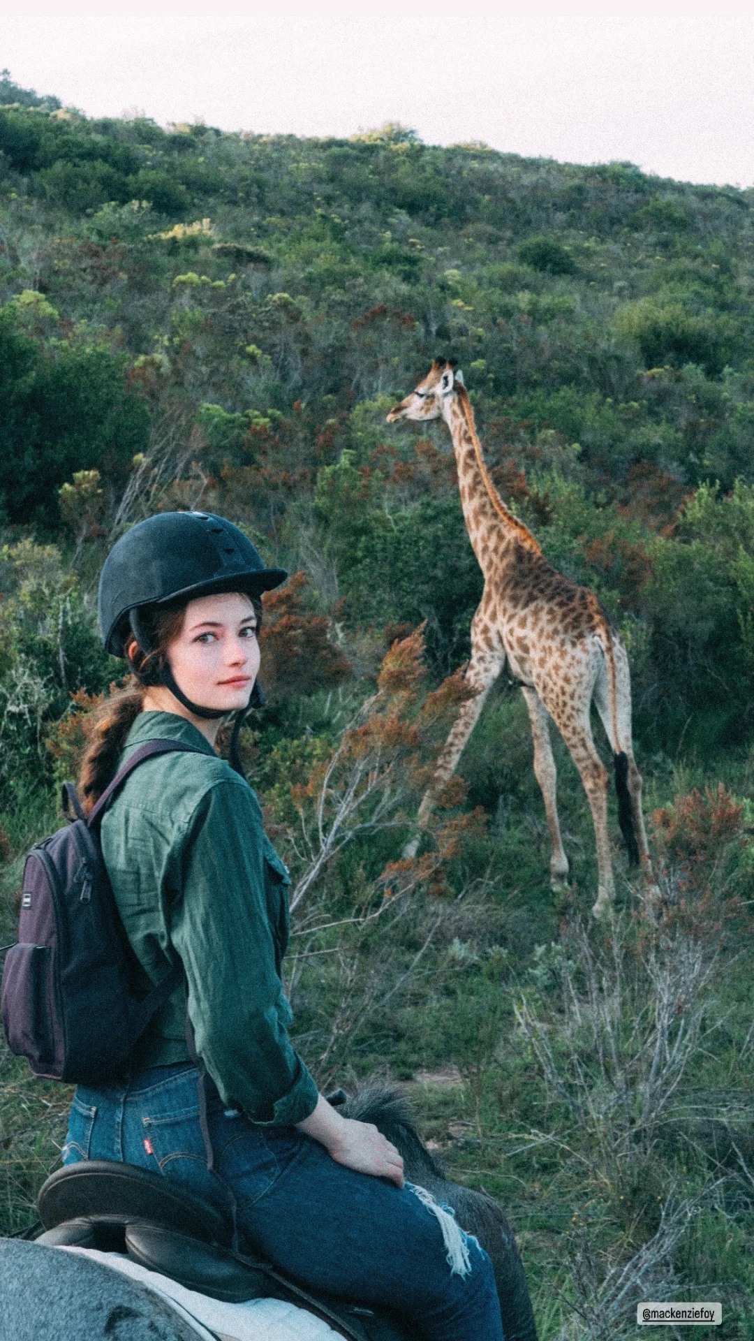 祝自然之女Mackenziefoy25岁生日快乐