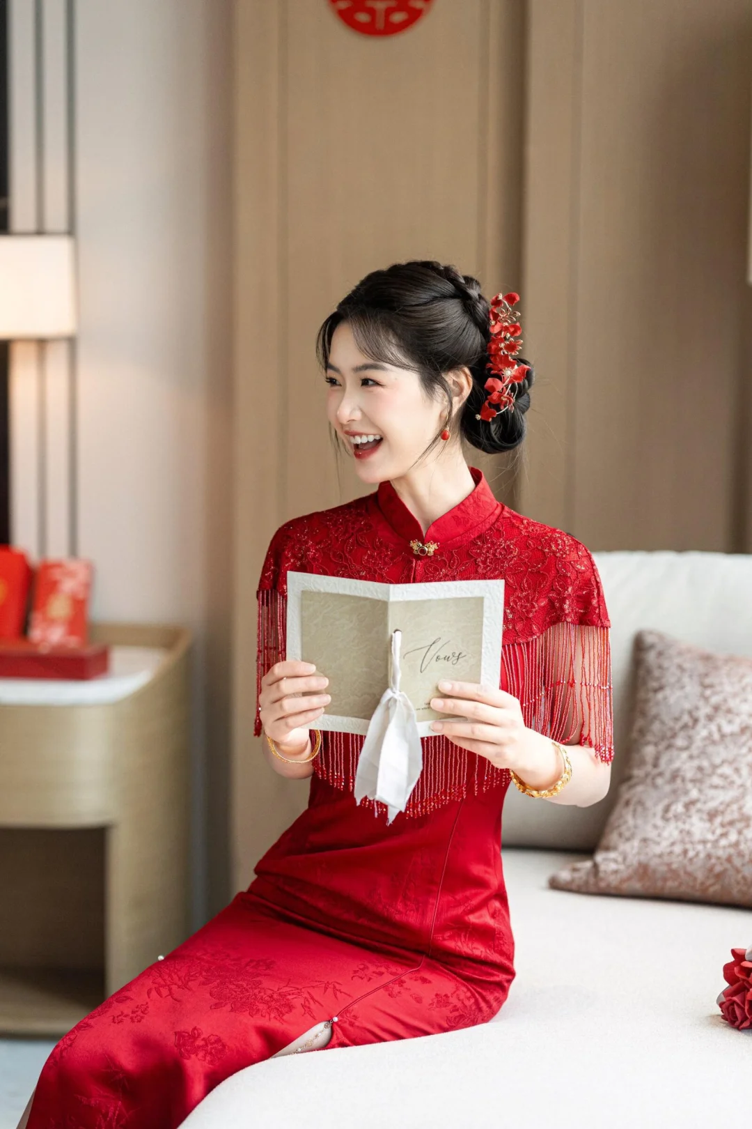 出门不穿秀禾穿什么 红色旗袍太喜庆啦！