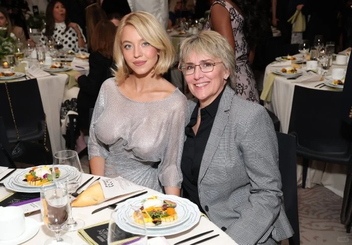 西德妮·斯威尼出席本年度《综艺》杂志女性力