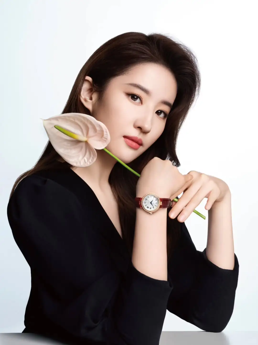 刘亦菲这组图直接把“仙气”焊在脸上了