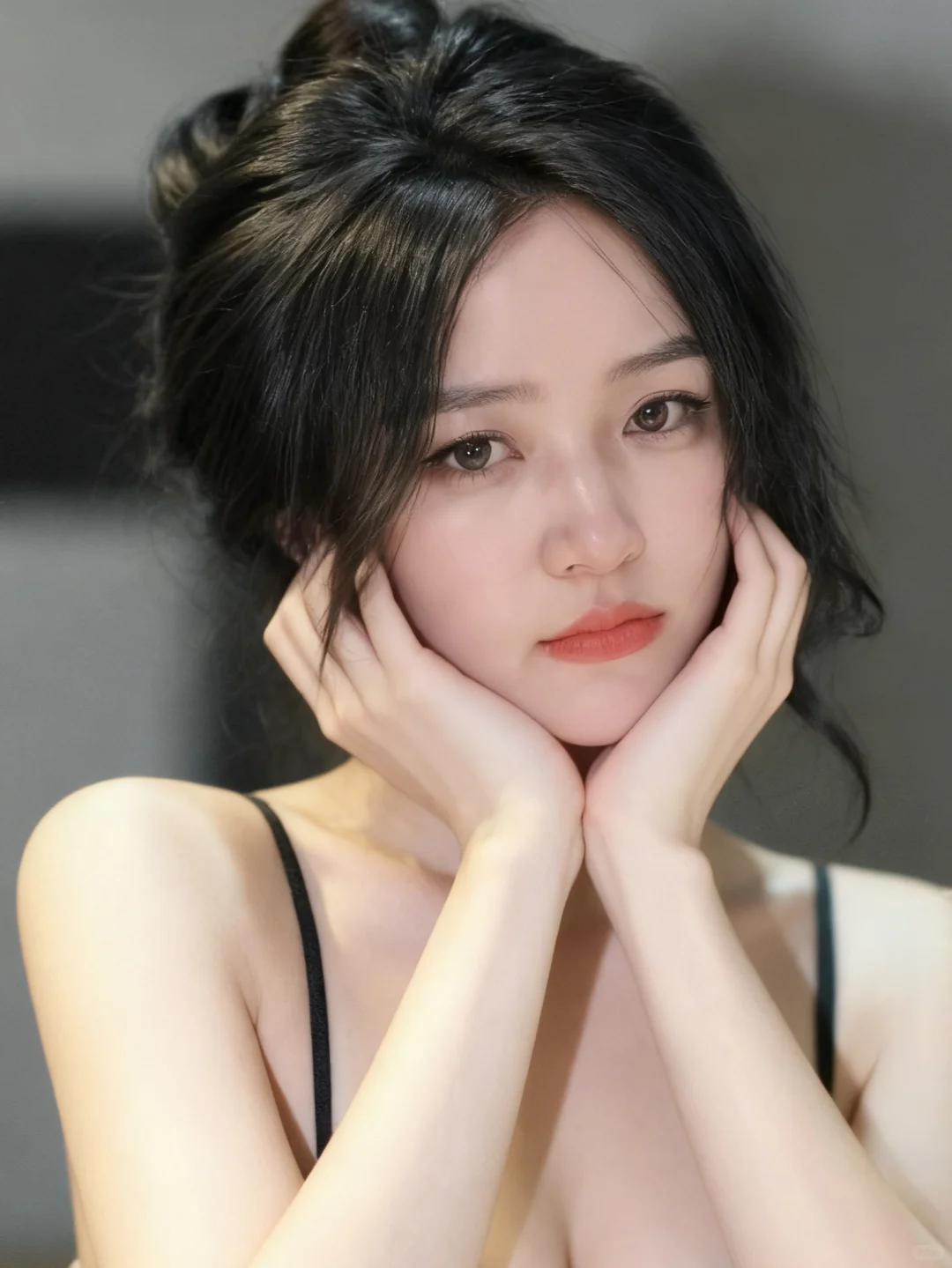 这次是蕾丝小吊带配慵懒丸子头🤳👛