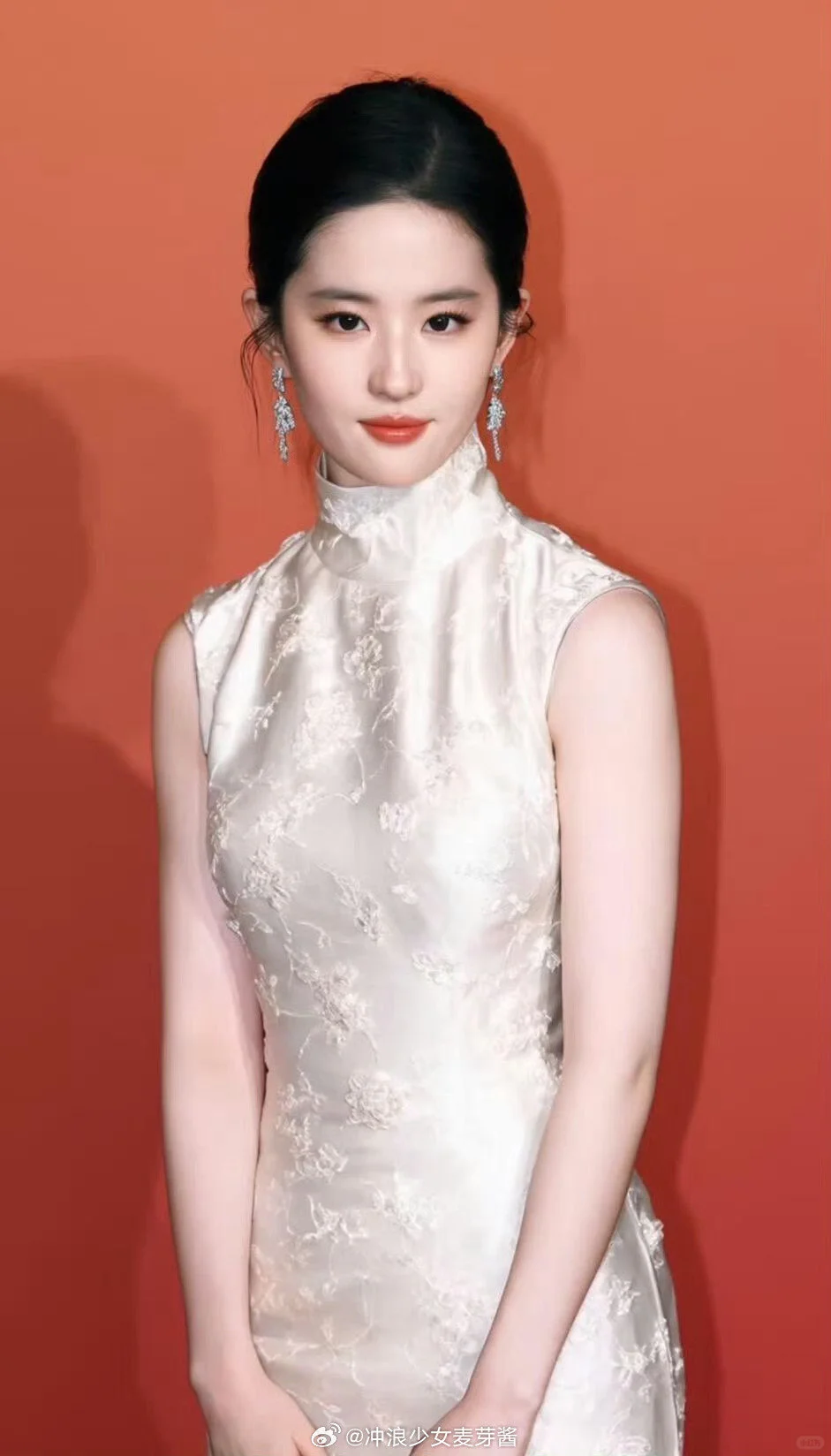 刘亦菲 一袭旗袍，气质如兰！