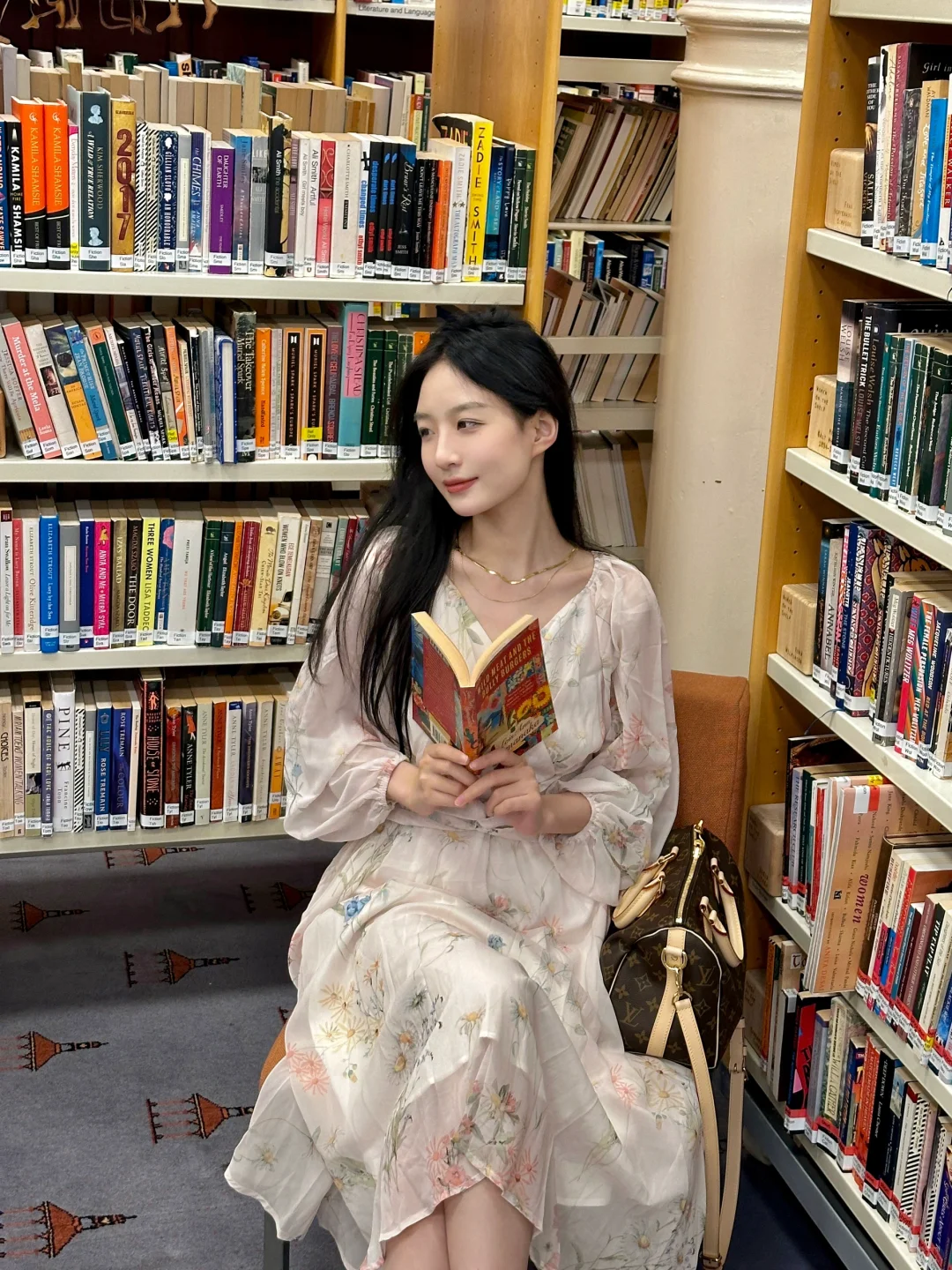 朋友说这身好少妇