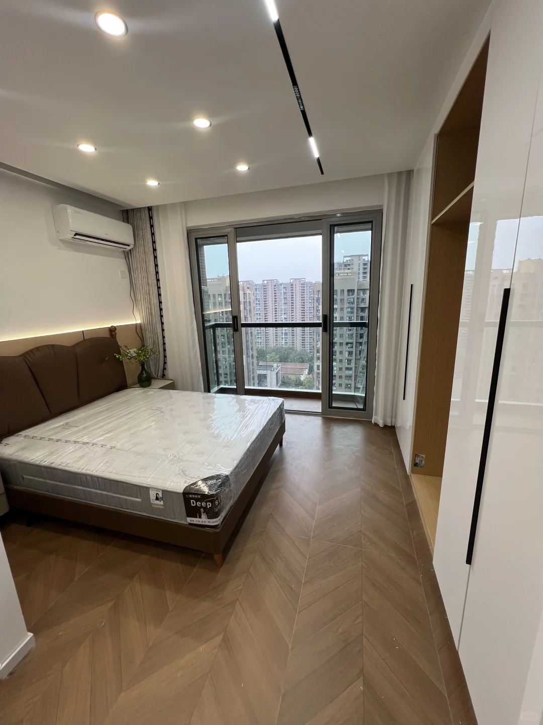 杭州滨江区/个人转租1居室整租16 00月付