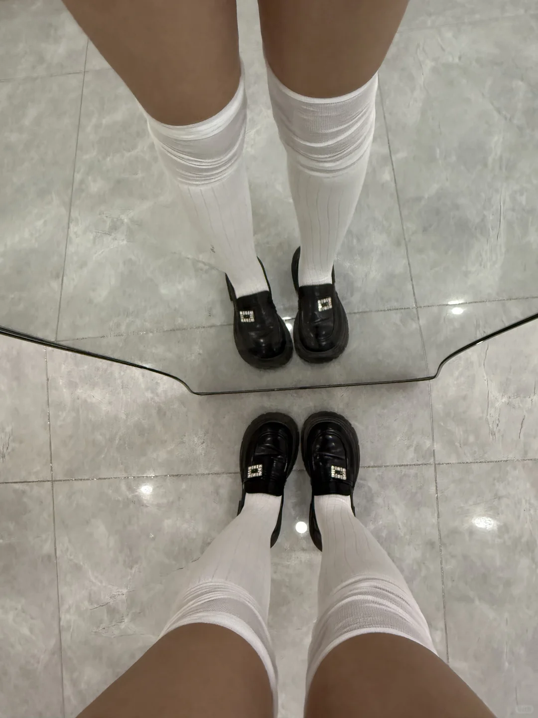 好喜欢我的白色过膝袜