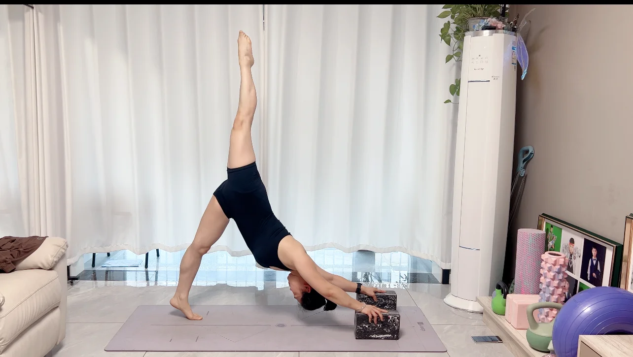 🧘‍♀️每日瑜伽打卡，塑形修身之旅🧘‍♂️