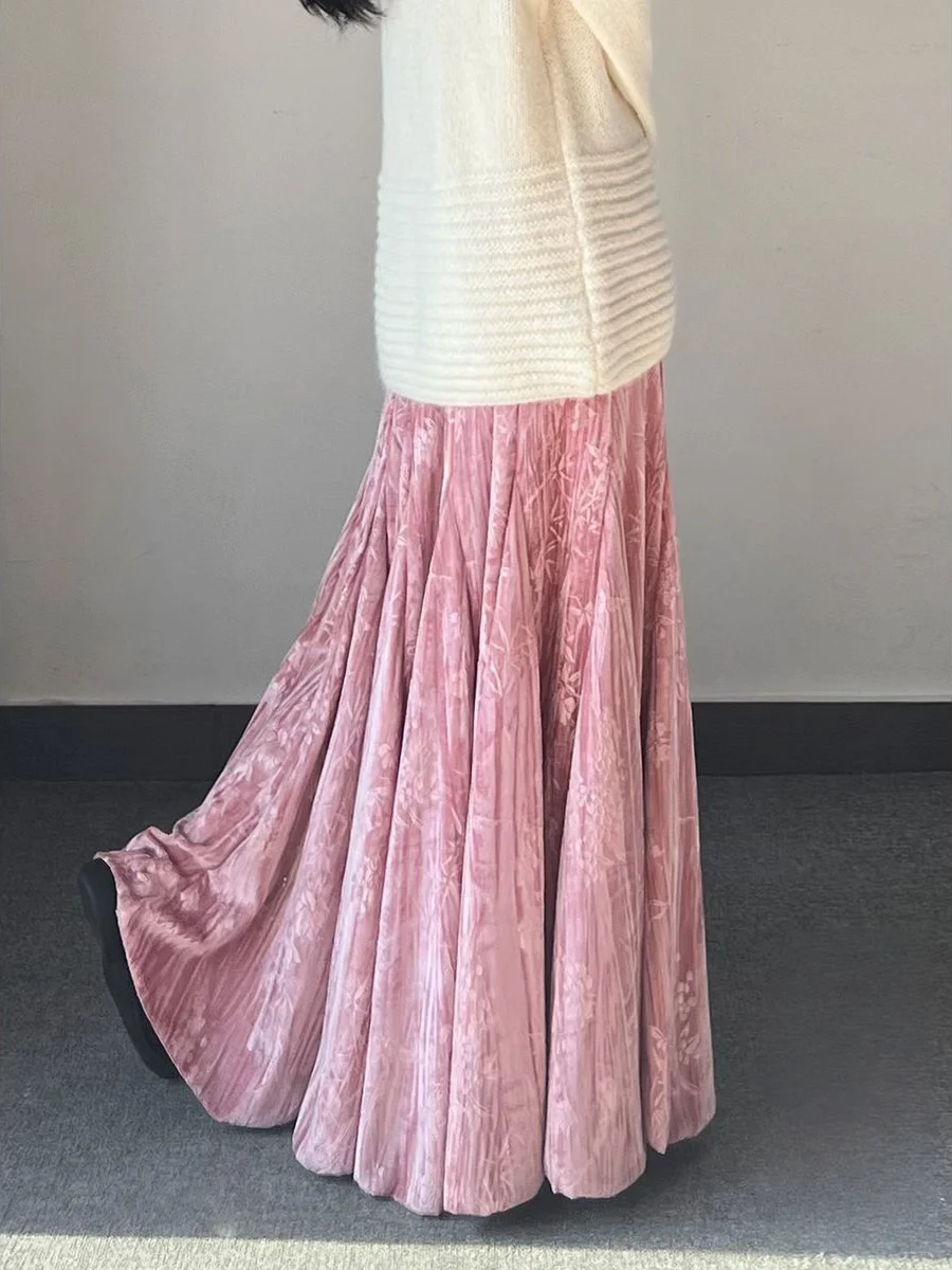 秋冬想遮胯？这条国风丝绒伞裙直接封神