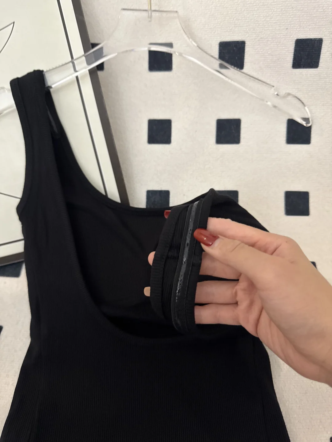 实况！！黑色大露背太辣了幸亏吊牌剪得快！