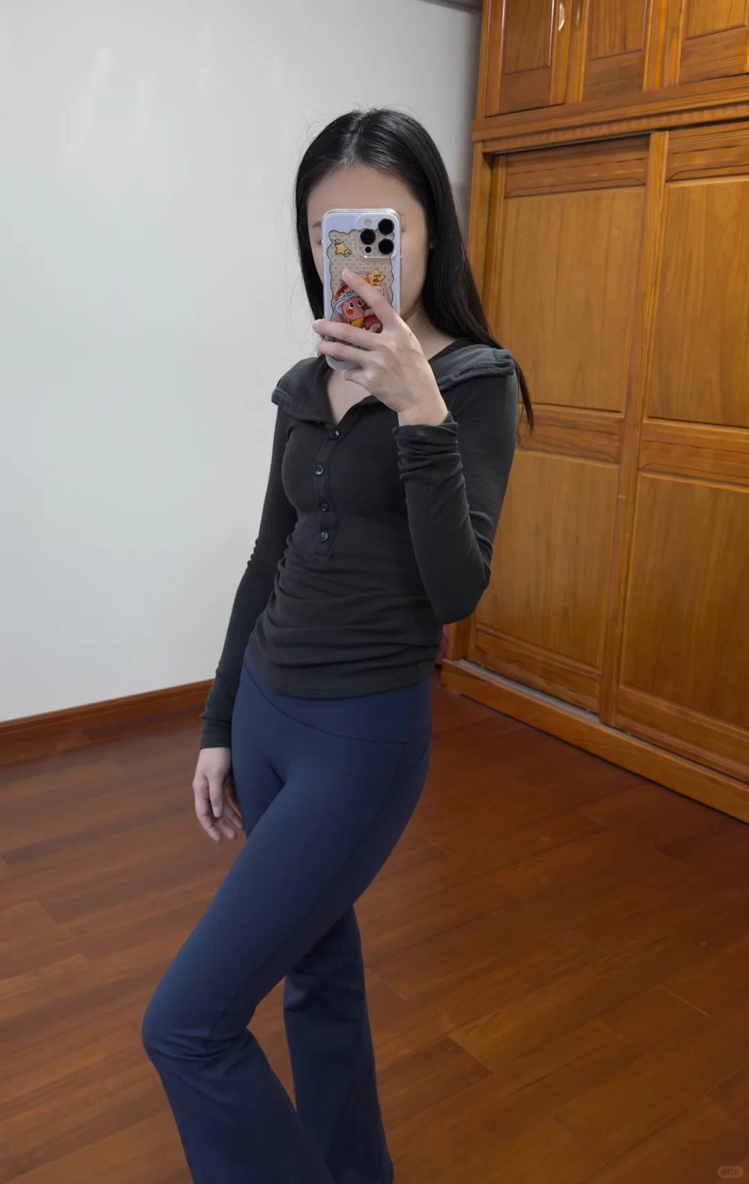 健身房天菜组合｜灰调亨利衫微喇瑜伽裤🏋️