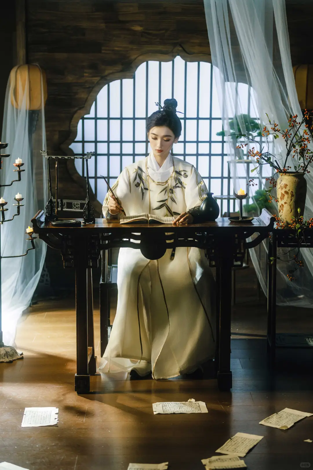 文可执笔书墨香，武能仗剑走江湖｜汉服写真