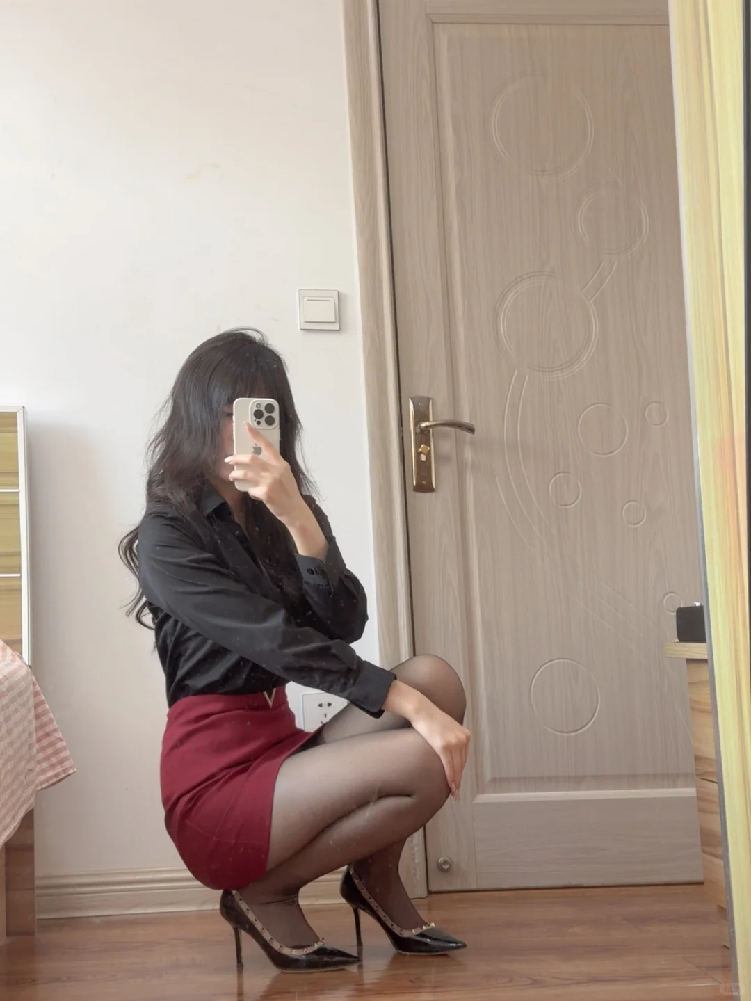 穿不腻的黑红配色