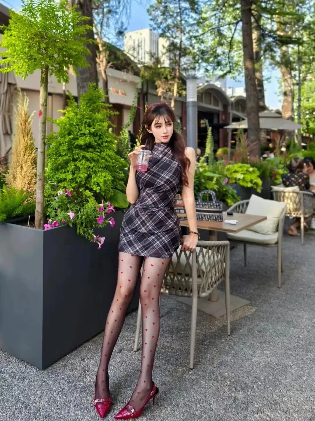 美女7色薄丝+175 大长腿，百变风情，干练妩